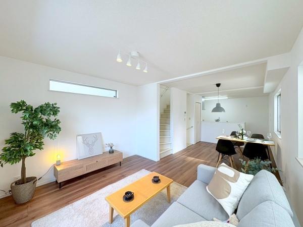 横浜市鶴見区大東町の中古一戸建の居間・リビング