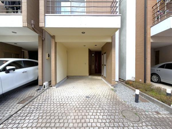 横浜市港北区日吉７丁目の中古一戸建の駐車場