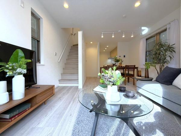 横浜市港北区日吉７丁目の中古一戸建の居間・リビング