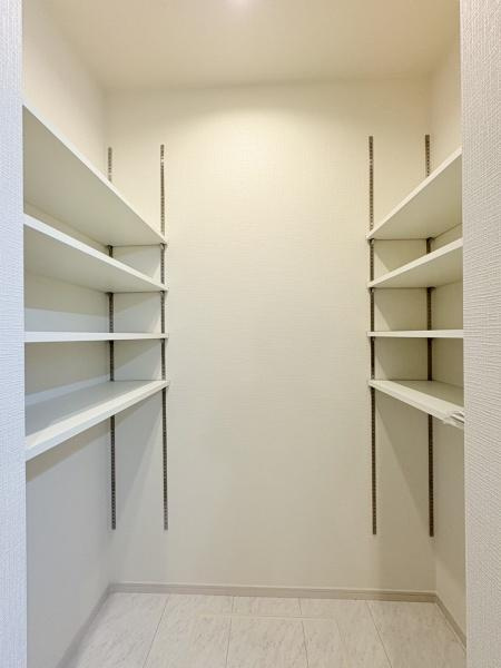 座間市南栗原３丁目の新築一戸建の独立洗面台