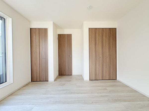 座間市南栗原３丁目の新築一戸建の洋室