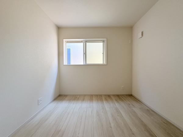 座間市南栗原３丁目の新築一戸建の洋室