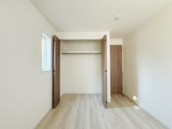 座間市南栗原３丁目の新築一戸建の洋室