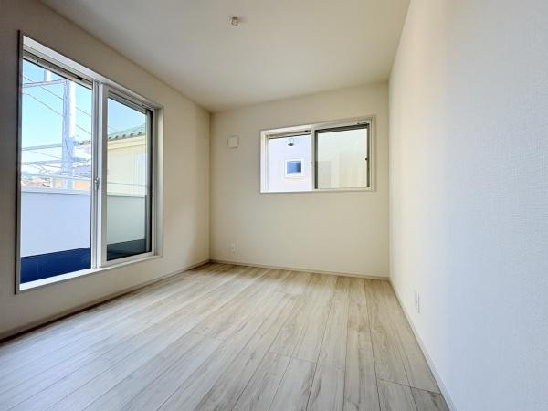 座間市南栗原３丁目の新築一戸建の洋室