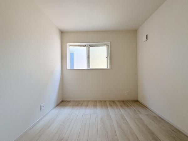 座間市南栗原３丁目の新築一戸建の洋室