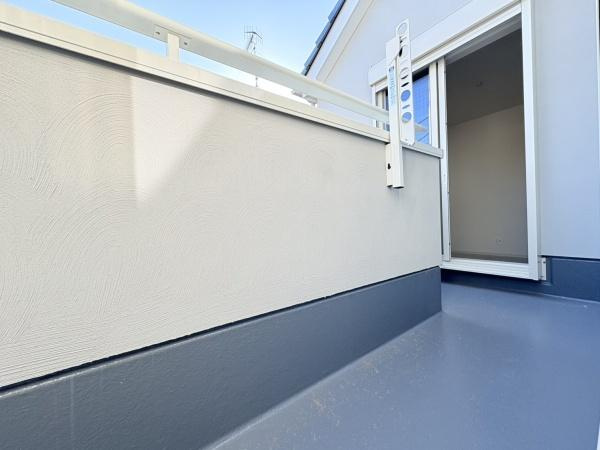 座間市南栗原３丁目の新築一戸建のバルコニー