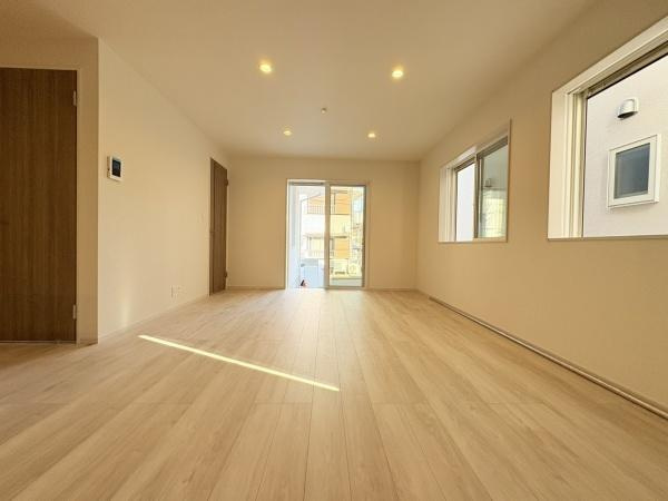 座間市南栗原３丁目の新築一戸建の居間・リビング