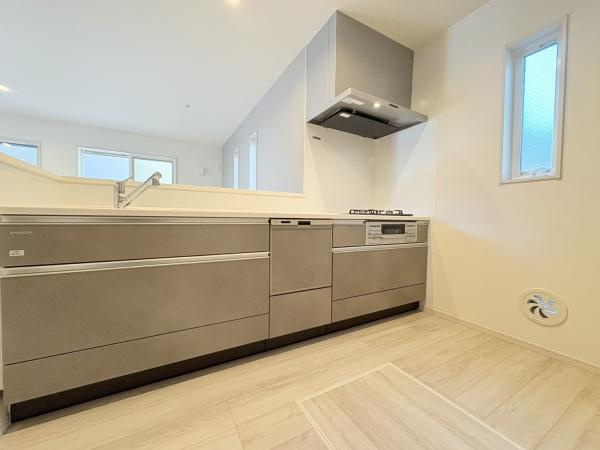 座間市南栗原３丁目の新築一戸建のキッチン