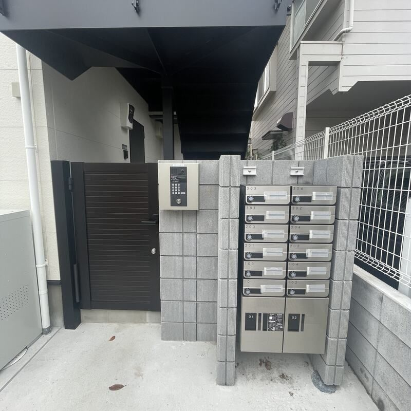 MELDIA秋山のエントランス