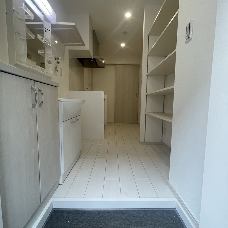 MELDIA秋山の玄関