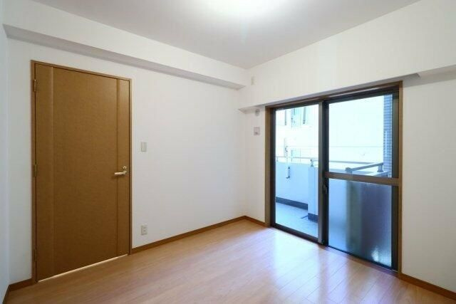 リブゼ横浜紅葉坂の寝室