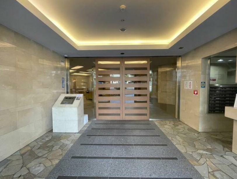 【エントランス】