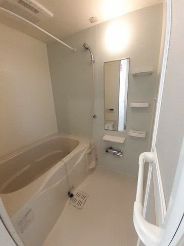 カ－サ　ジラソ－レの浴室|日々の疲れを癒すお風呂付です