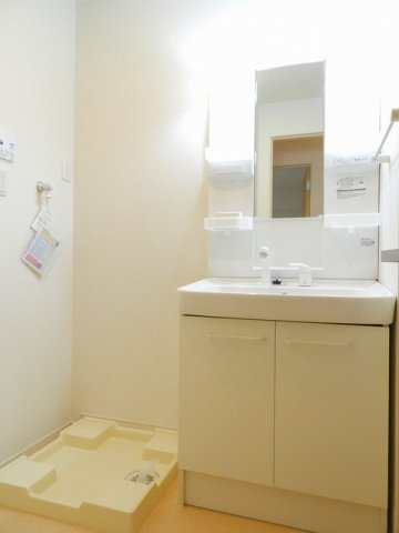 マスカット　Ｃの洗面所|ゆったりとスペースのある洗面所