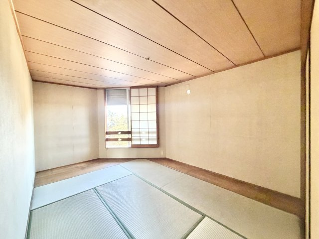 鹿放ケ丘戸建の和室|落ち着いた雰囲気の和室付きです