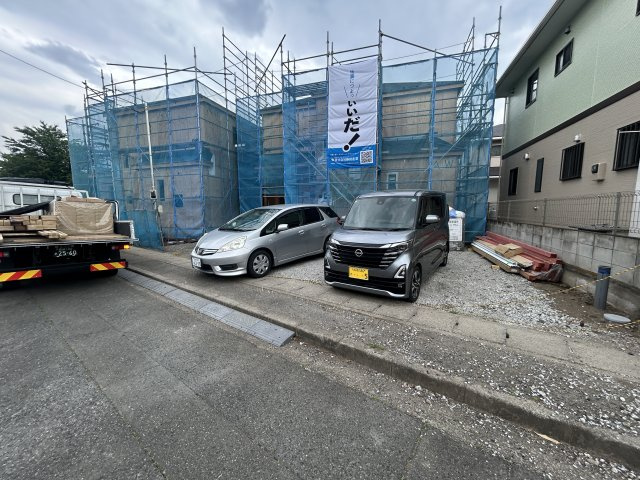 新築　佐波郡玉村町南玉　Heartful　Town　１号棟の駐車場|現地写真　駐車スペースは並列3台分可能です！
