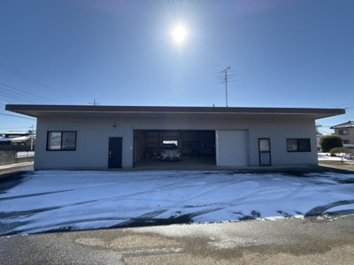 【その他】 | 【日本家屋風平家・倉庫ガレージ付】坂東市長須 | 電動シャッター付倉庫ガレージ