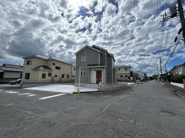 新築　佐波郡玉村町南玉　Heartful　Town　2号棟の前面道路含む現地写真|現地写真　東側接道幅員約6.2ｍ　北側接道幅員約9ｍ
