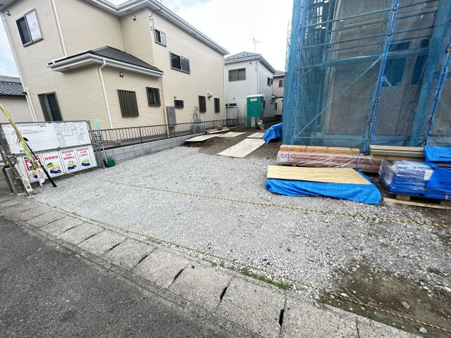 新築　佐波郡玉村町南玉　Heartful　Town　2号棟の駐車場|現地写真　駐車スペースは並列3台分可能です！
