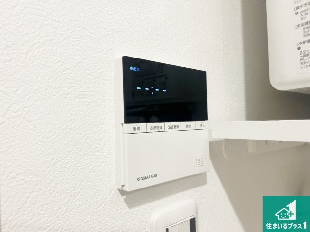 神戸市北区東有野台　新築一戸建ての居間・リビング|シンプルなリビングは、観葉植物等のインテリアを楽しめますね！パパ好みにも、ママ好みにも家具次第で雰囲気を変えることができます！