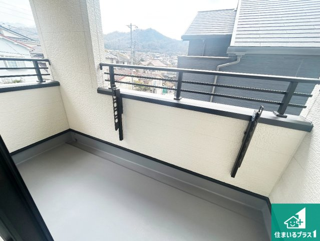 神戸市北区東有野台　新築一戸建てのバルコニー|ワイドバルコニーは洗濯物を干すスペースが広いのでご家族が多くても安心！