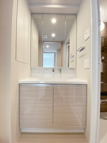 プラウドフラット上野松が谷の独立洗面台