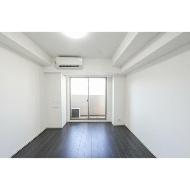 グラマシー横濱関内の居間・リビング|広々とした洋室♪