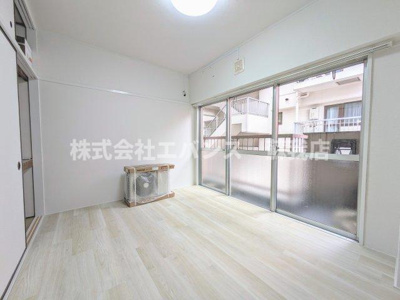 【居間・リビング】 | 南町コーポビアネーズ | ゆったりとしたリビングです