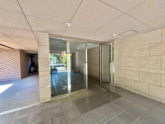 フレイグランス田寺のエントランス