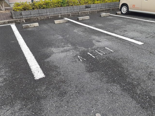 エンジェルコーポラスＡの駐車場