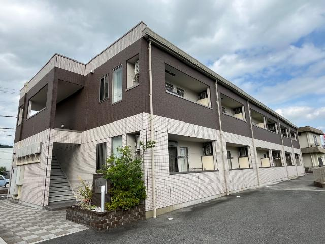 オーヴェスト・ウーノ