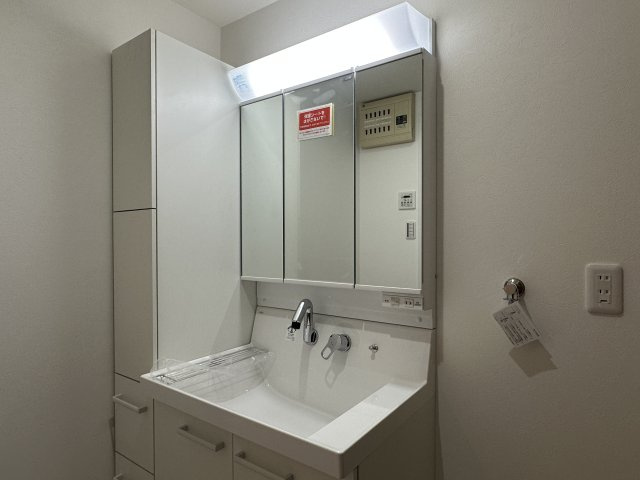 ロワイヤル明石魚住の独立洗面台