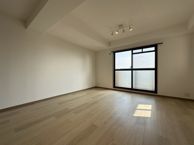 ロワイヤル明石魚住の居間・リビング