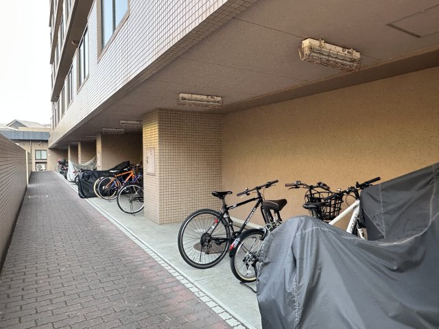 ロワイヤル明石魚住の駐輪場