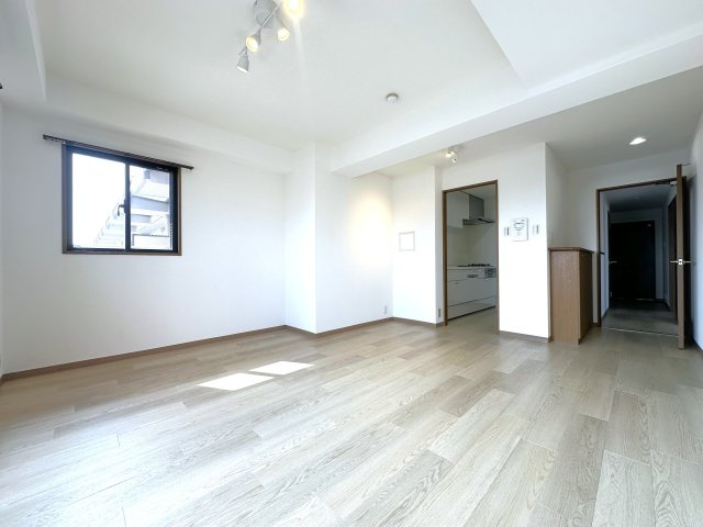 ロワイヤル明石魚住の居間・リビング