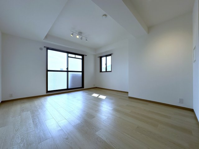 ロワイヤル明石魚住の居間・リビング