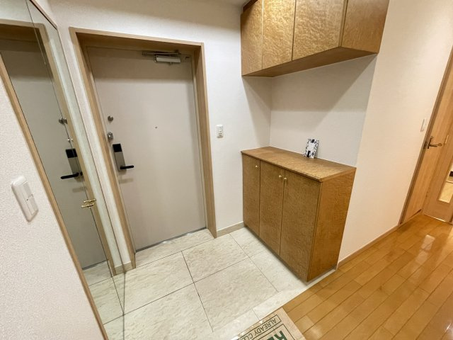 T's garden北柏1号棟の玄関