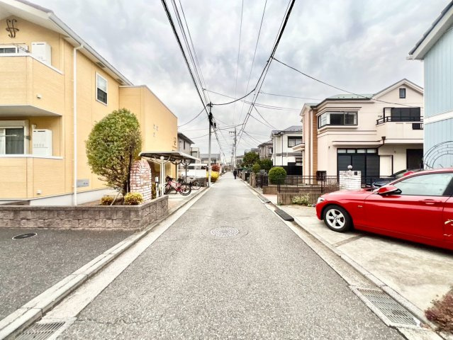 武蔵野市境南町5丁目　中古戸建の前面道路含む現地写真|自然と触れ合いやすらぎを感じる事ができる、理想的な子育て環境。

現地ご見学希望・資料請求などお気軽にお問い合わせ下さい！
03-5990-5201
