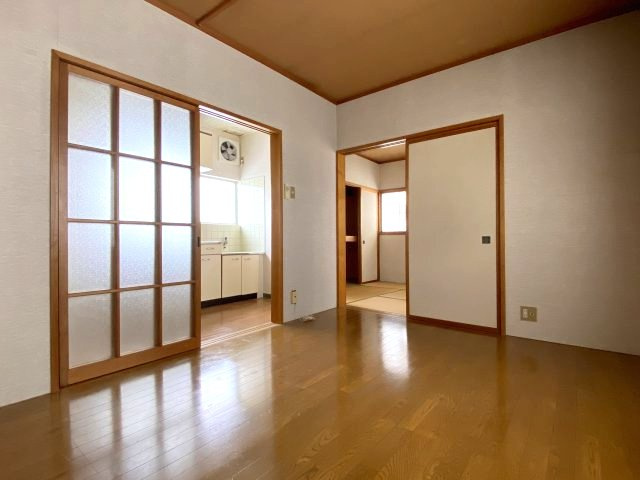 ルミナスサトウの居間・リビング|洋室6帖