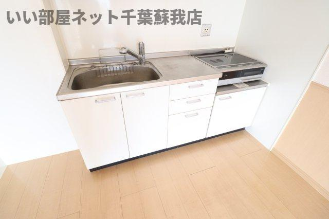 Ya-ECO　Houseのキッチン|コンパクトなキッチンで掃除もラクラク