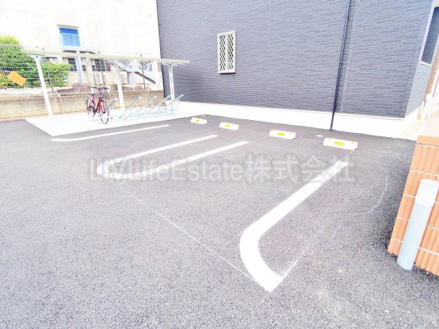 ボヌールの駐車場