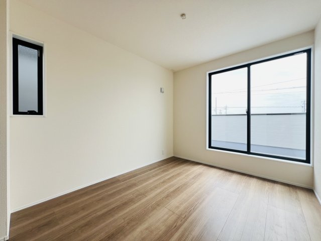 半田市向山町3-67-1『仲介手数料無料』新築戸建ての洋室