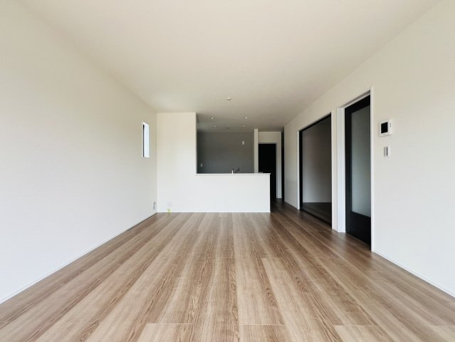 半田市向山町3-67-1『仲介手数料無料』新築戸建ての居間・リビング