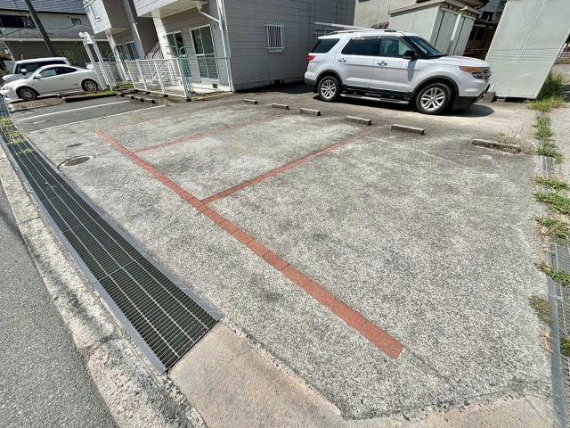 ヴィ・ザ・ヴィ田寺の駐車場