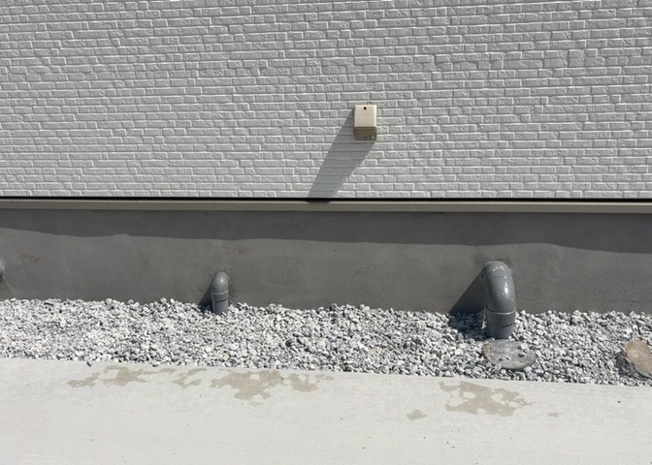 【構造・工法・仕様】 | 木造住宅とは土台、壁、柱など建築物の強度を支える構造体の材に木が使用されている構造を指します。構造体は建物の自重を支えるだけではなく風圧や水圧、積裁荷重などあらゆる衝撃に耐えるための基礎です。