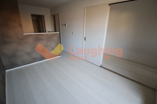 久留米市宮ノ陣５丁目のアパートの居間・リビング|こちらのリビングで趣味の時間をお楽しみください