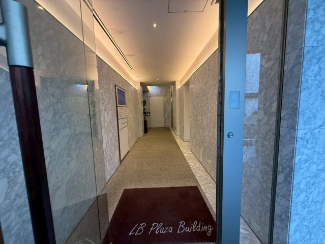 北青山プラザビル　4Fのエントランス