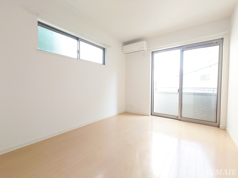 メゾン・ド・フォルテシモ１号館の居間・リビング|人気の角部屋です☆