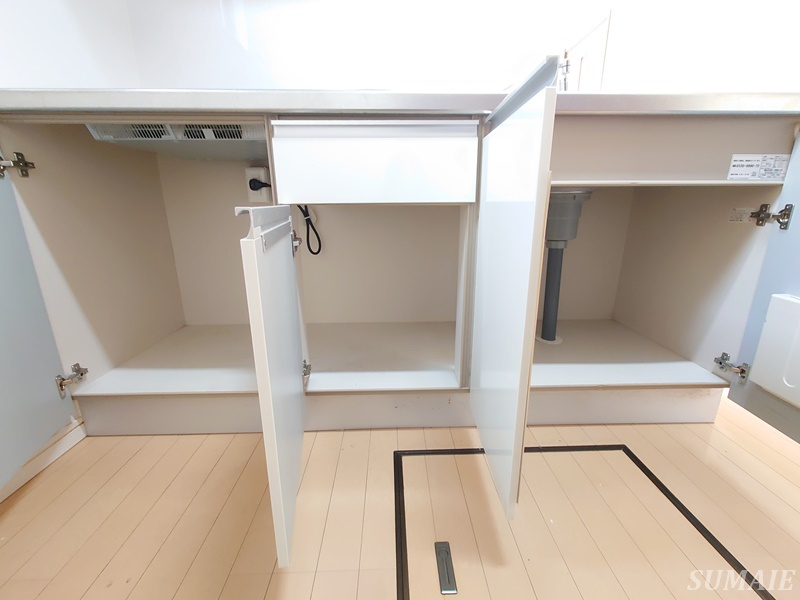 メゾン・ド・フォルテシモ１号館のキッチン|キッチン下収納です☆