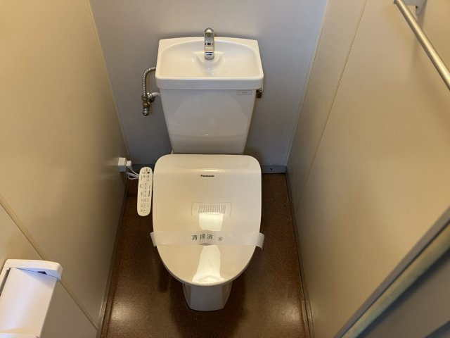 パレス小沢Ⅰのトイレ|新品　温水洗浄便座